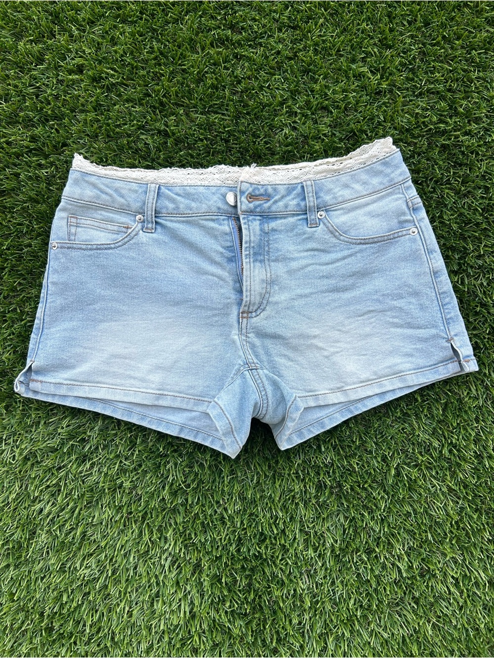 No Boundaries Light Blue Denim Lace-Trim Shorts Womens 6